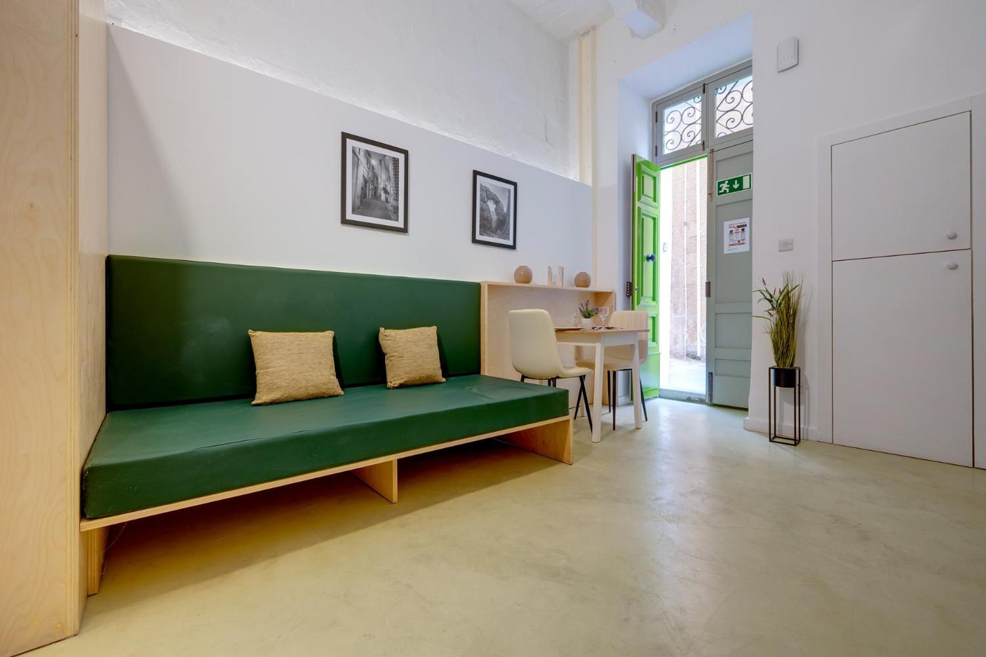 Tranquil 1 Bedroom In The Heart Of Apartment *